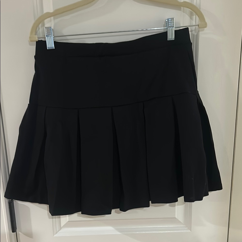 Black Pleated Mini Skort - Picture 4 of 5